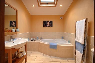 Stunning bespoke lodge bathrooms